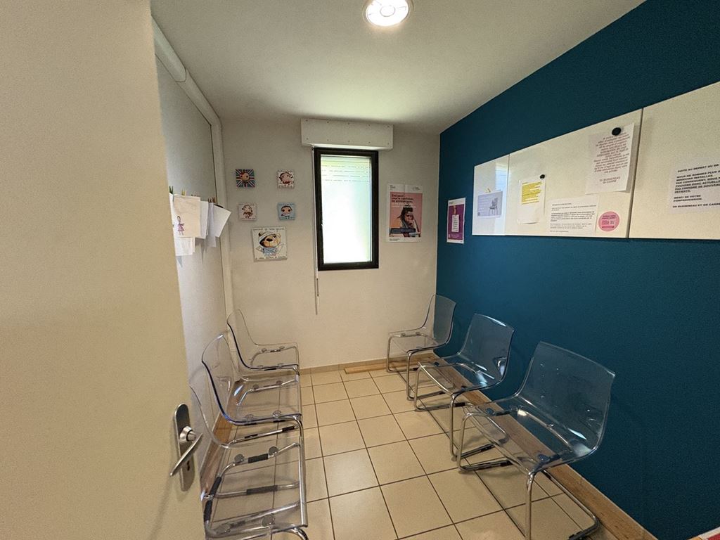 Local professionnel ST ERBLON (35230) AGENCE DU PALAIS